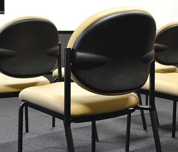 Buro Essence Chair – 4 Leg w/ Arms