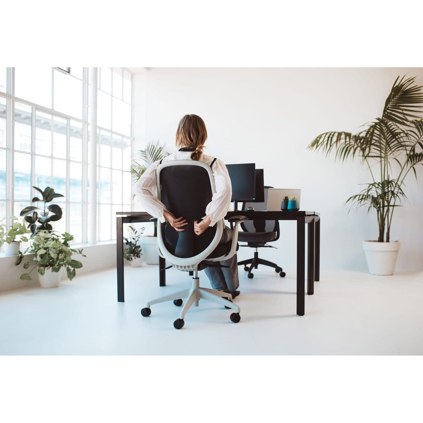 Buro Force Mesh Back Chair w/ Grey Frame & Black Seat