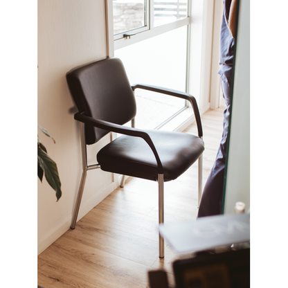 Buro Lindis - 4 Leg w/ Arms Chair