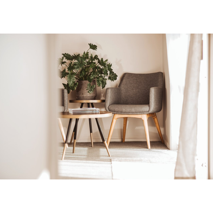 Konfurb Hady w/ Solid Wooden Legs