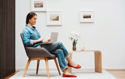 Konfurb Neo w/ Solid Wooden Legs