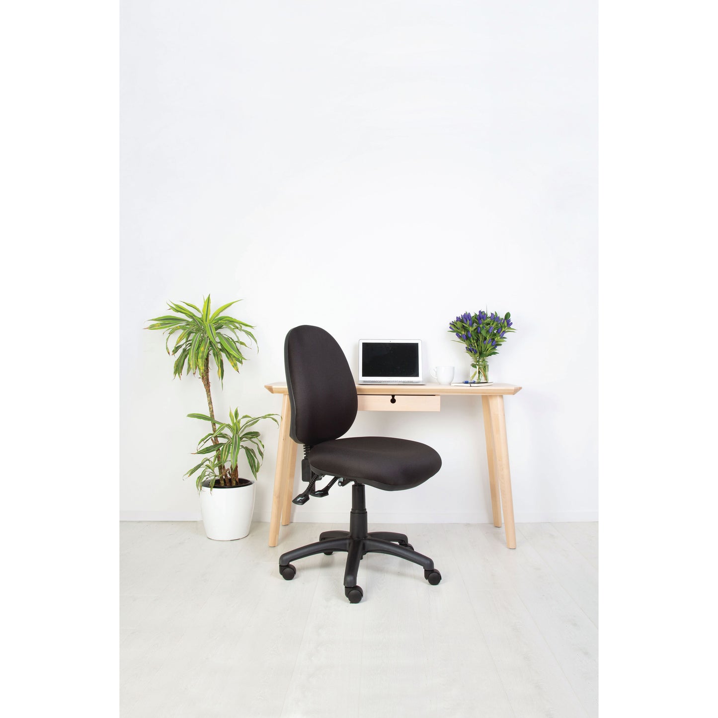 Mondo Java 3 Lever High Back Chair