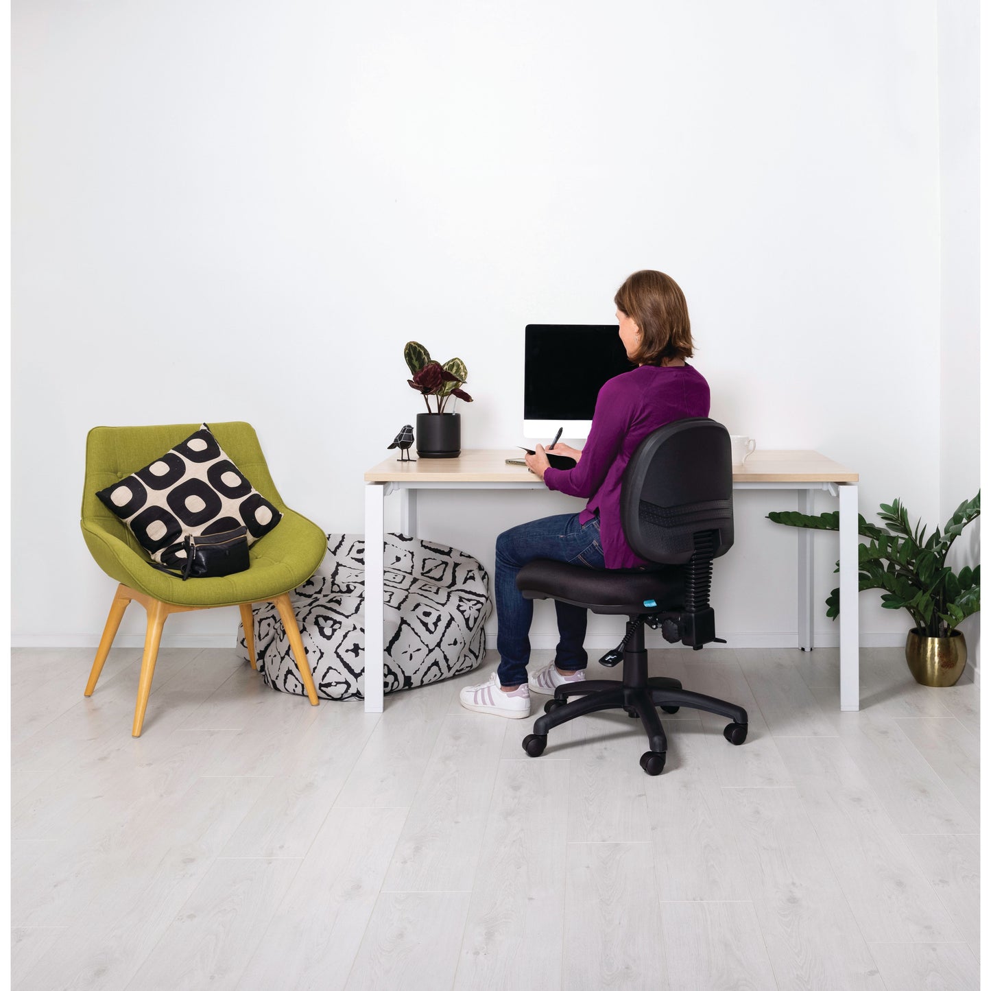 Mondo Java 3 Lever Mid Back Chair