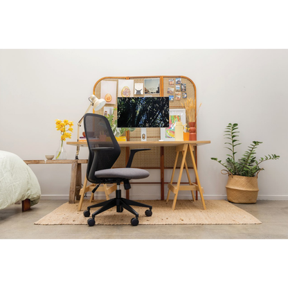 Mondo Soho - Black Mesh Back Chair w/ Arms