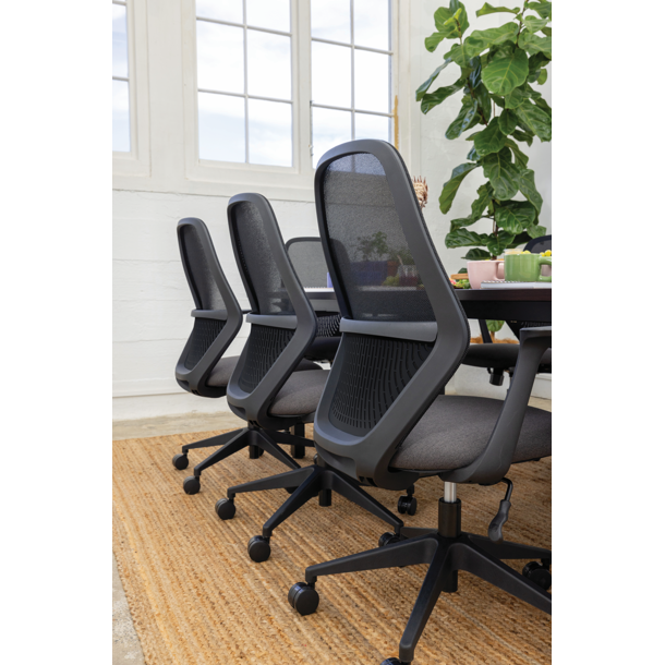 Mondo Soho - Black Mesh Back Chair w/ Arms